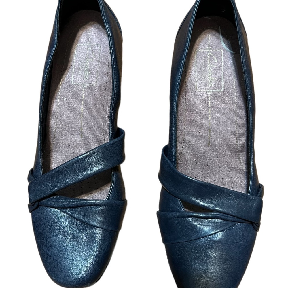 Clarks Active Air Slip On Small Heals Leather Uppers Size 7 1/2